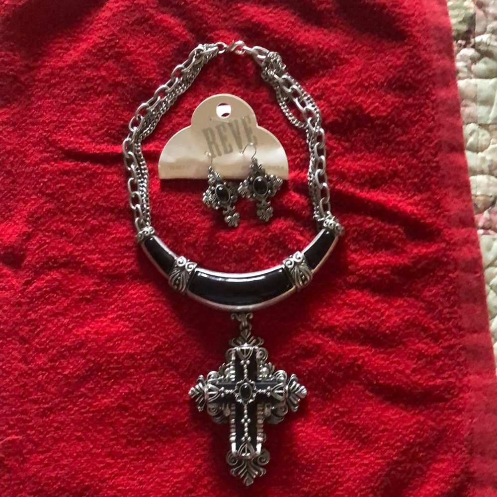 Es un collar único Alpahaca echo a mano